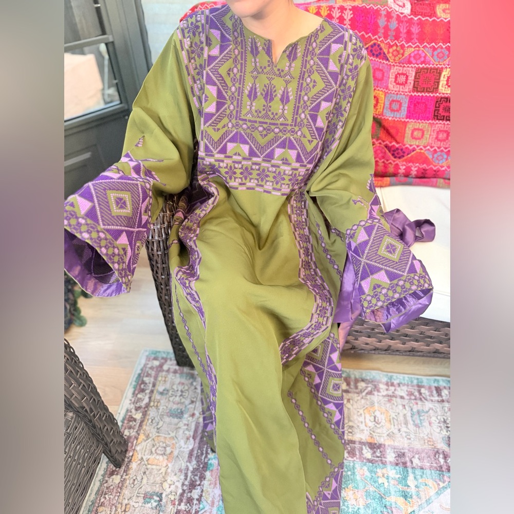 Palestinian Style / Traditional Thobe